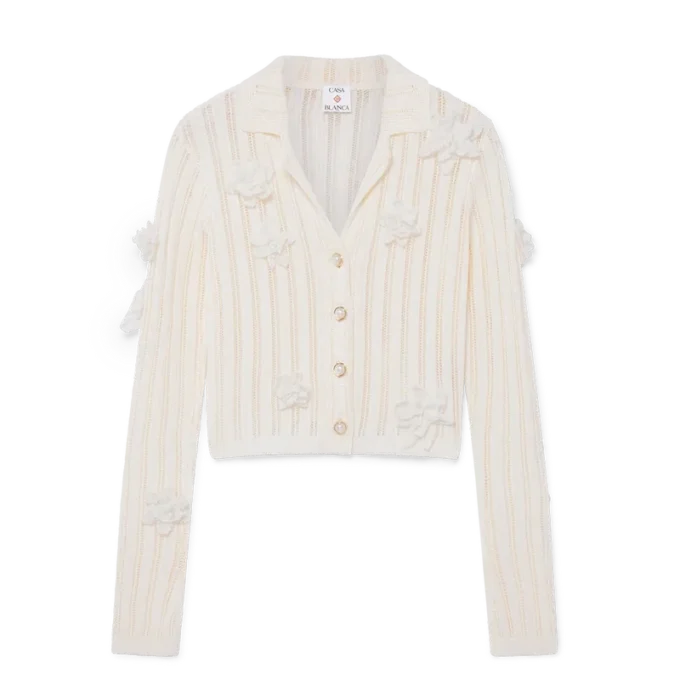 Blommig spetsstickad skjorta