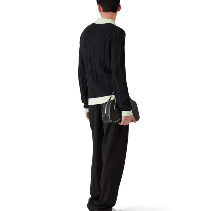 Bouclé-pikétröja med långa ärmar Bouclé-pikétröja med långa ärmar