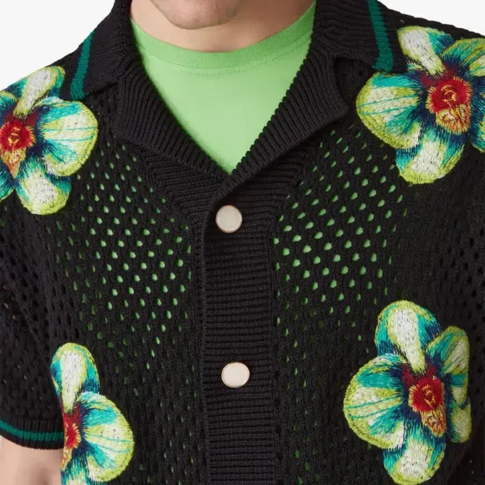 Glitch Orchid broderad kortärmad virkad skjorta