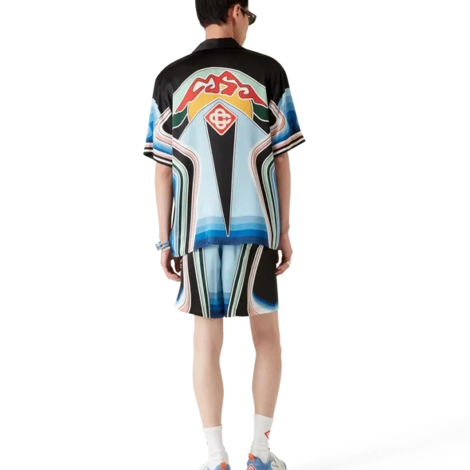 Grafisk kortärmad silkesskjorta med bergsmotiv