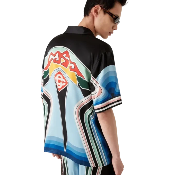 Grafisk kortärmad silkesskjorta med bergsmotiv