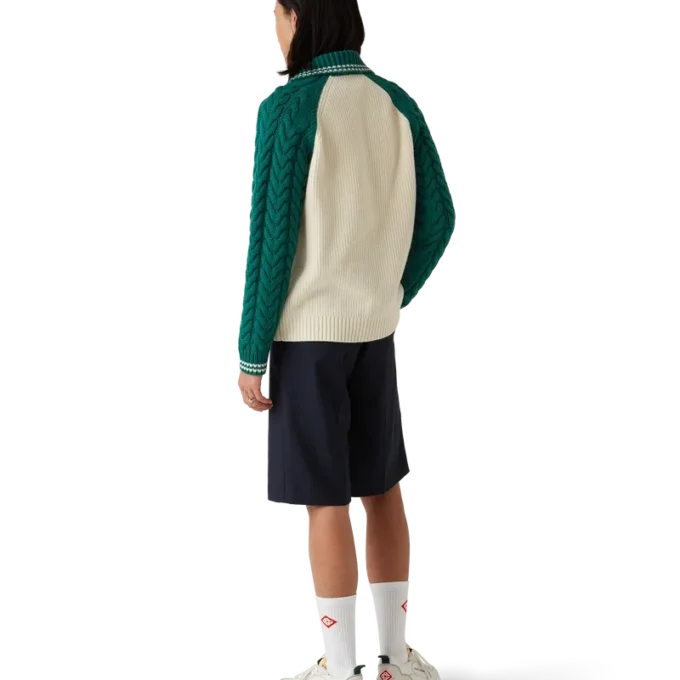 Kashmirtröja med kabelstickning Kashmirtröja med kabelstickning