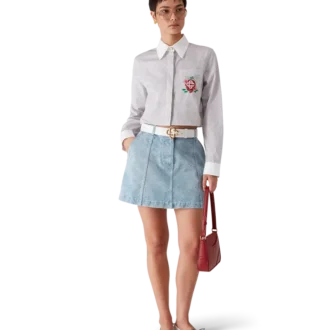 Kort skjorta i bomull med nålstreck och broderi