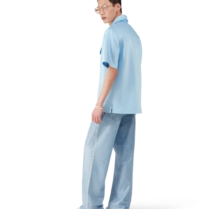 Kortärmad skjorta i satin med kvartslång dragkedja på shortsen