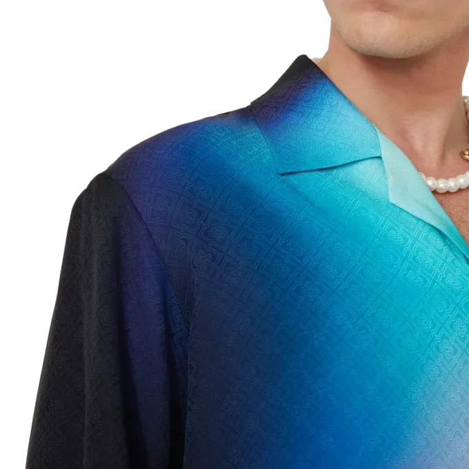 Kortärmad skjorta i silke med gradientmönster Kortärmad skjorta i silke med gradientmönster