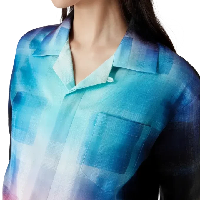 Kortärmad skjorta i viskosblandning med gradientrutmönster på shortsen