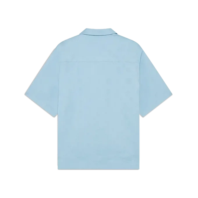 Ljusblå kortärmad skjorta med monogram