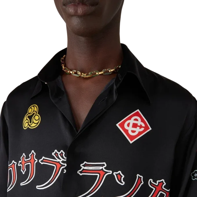 Långärmad skjorta i silkesatin med emblem