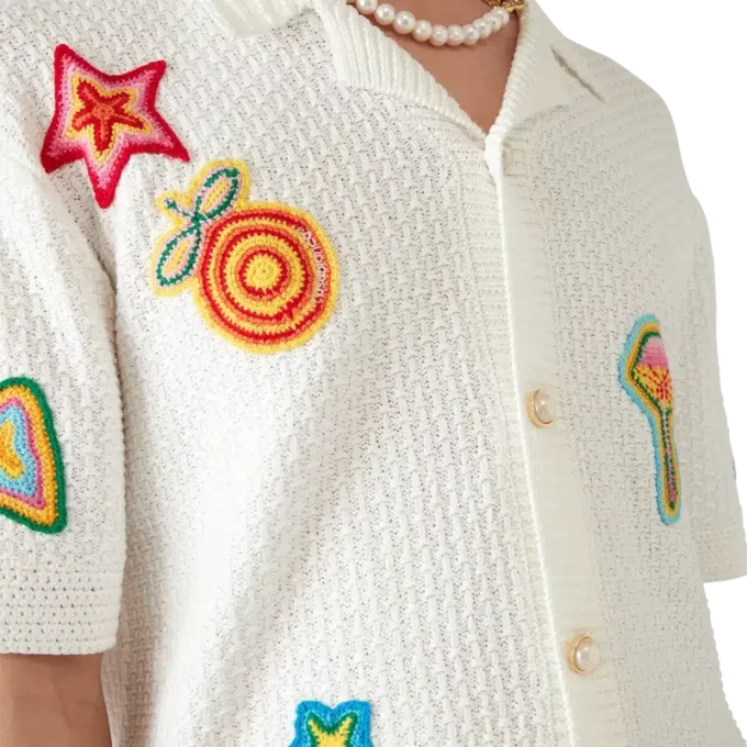 Motiv-virkad skjorta