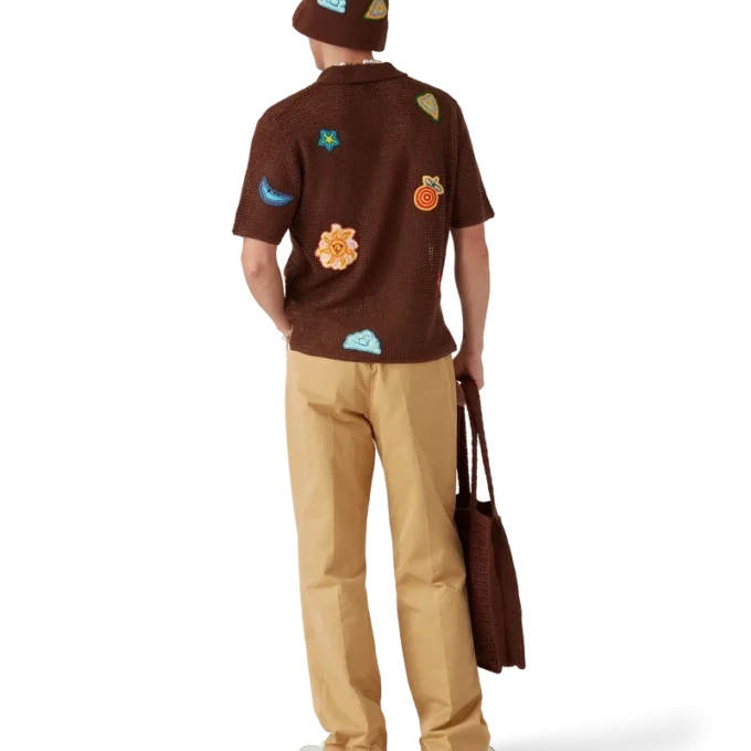 Pikétröja med virkade motiv