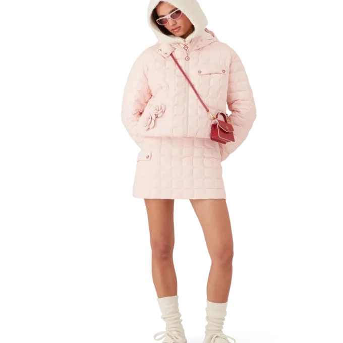 Quiltad jacka med huva i nylon Quiltad jacka med huva i nylon