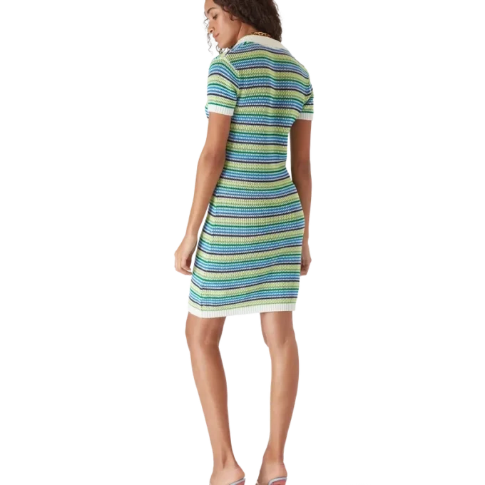 Randig midiklänning med korta ärmar