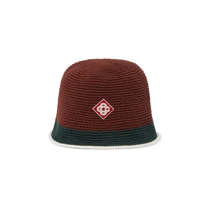 Randig virkad mössa