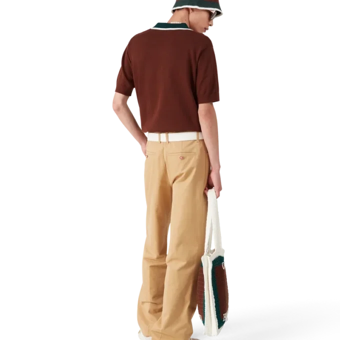 Randig virkad mössa