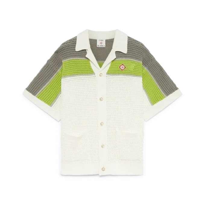 Randig virkad skjorta