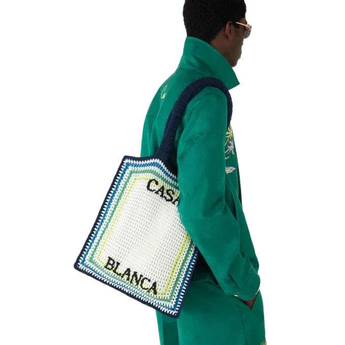 Randig virkad väska