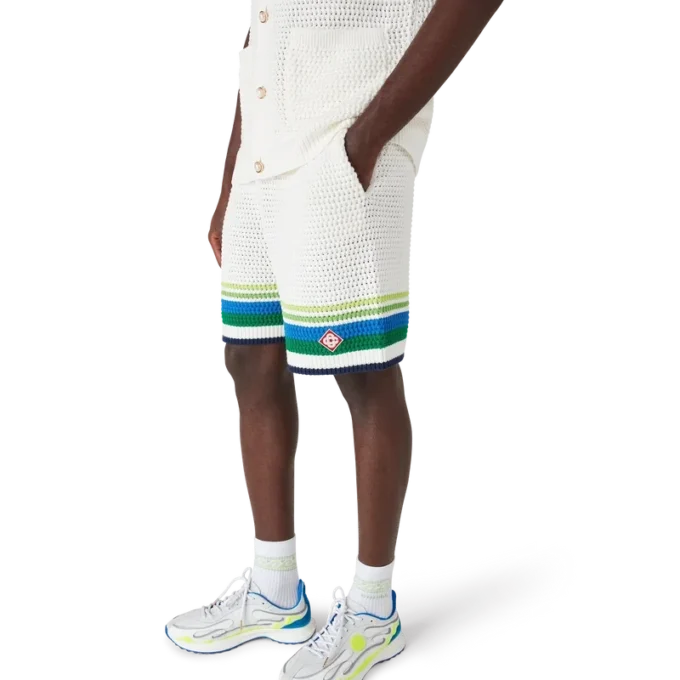 Randiga stickade shorts