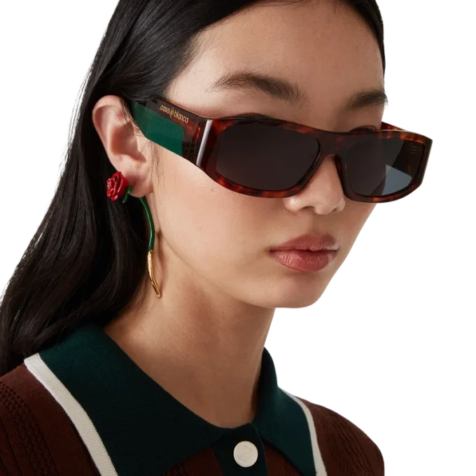 Rektangulära solglasögon i sköldpaddsmönster