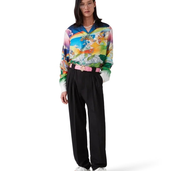 Rosa bälte med präglat CC-logo