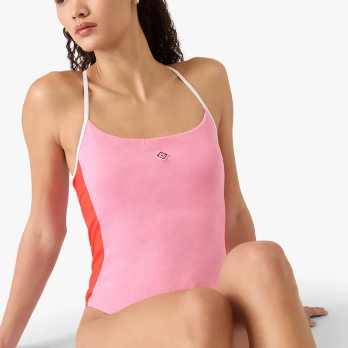 Rosa monogrambaddräkt