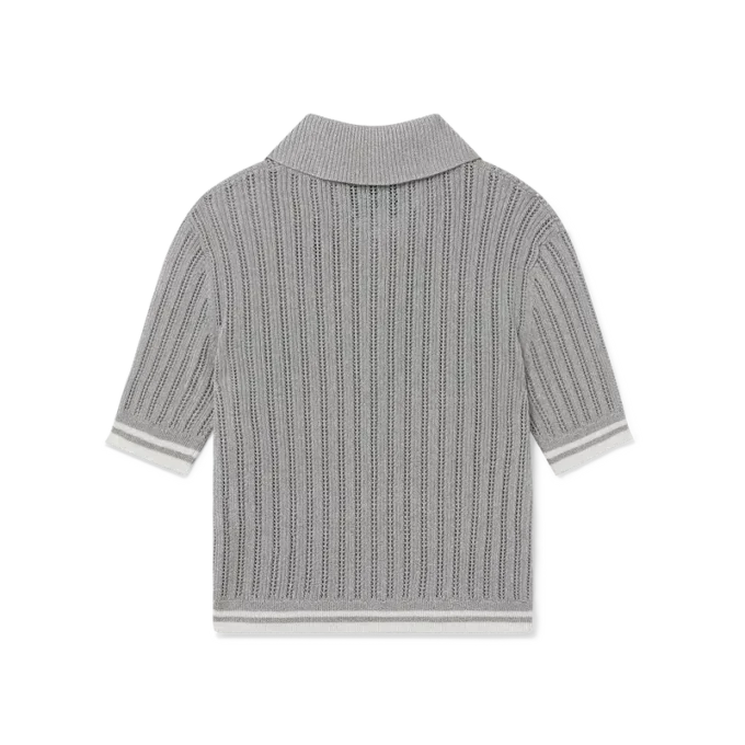 Silverfärgad kortärmad pikétröja