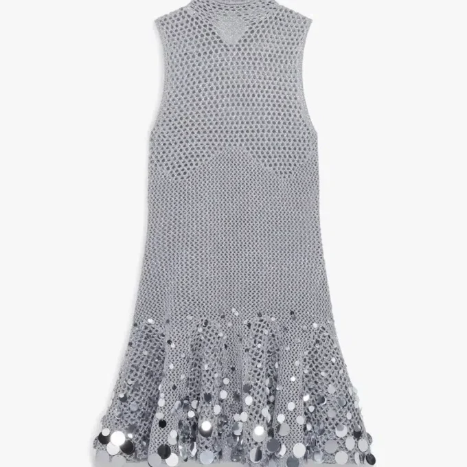 Silverfärgad miniklänning med virkad spegel