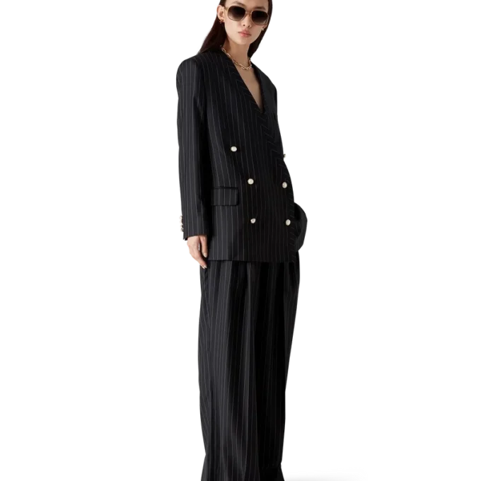 Skräddarsydda byxor i ull med smala ränder och tre veck