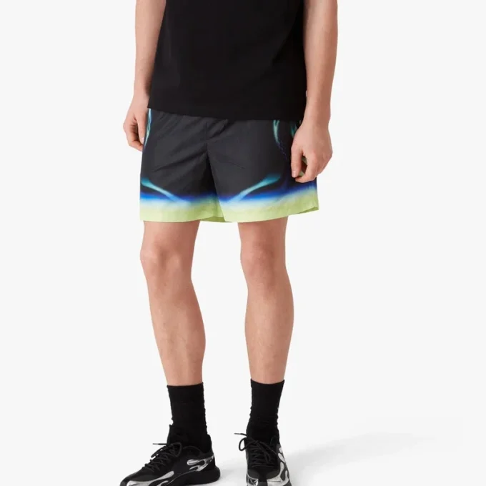 Sporchid svarta badshorts med tryck