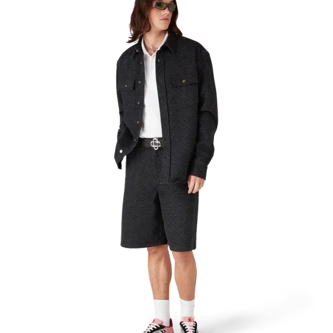 Svart långärmad denimskjorta med lasertryck