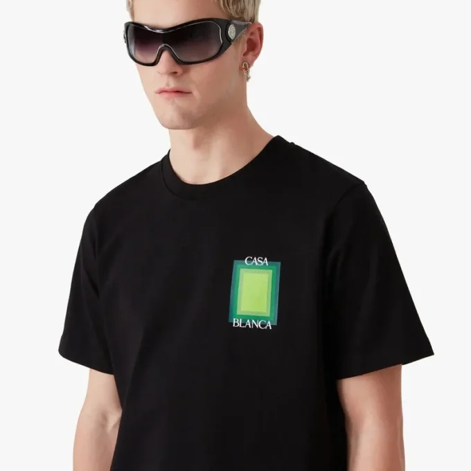 T-shirt med fyrkantig logotyp och korta ärmar