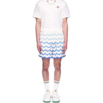 Vågiga shorts i virkat tyg med toning