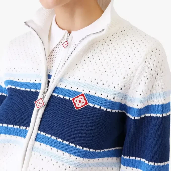 Vit och blårandig bomberjacka i mesh