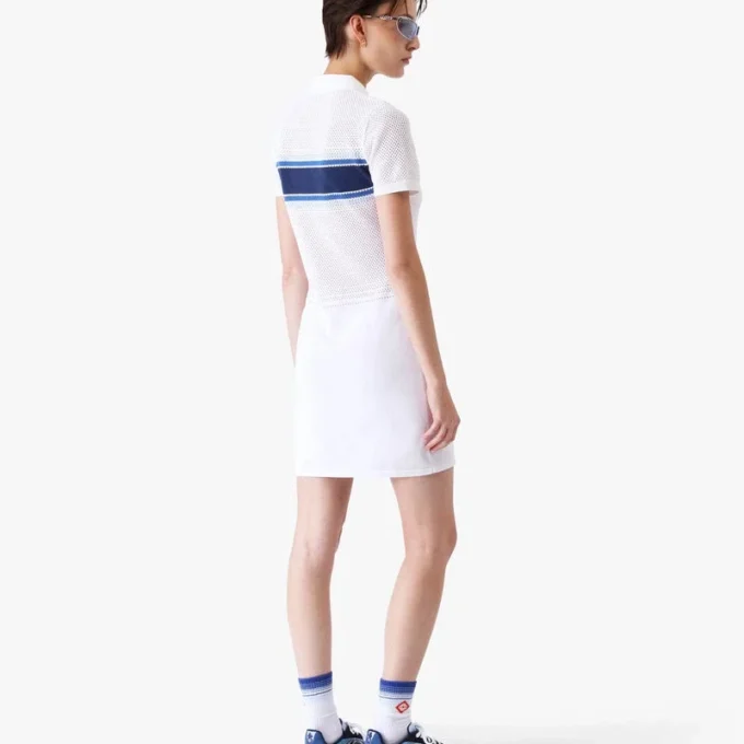 Vit och blårandig midiklänning i mesh