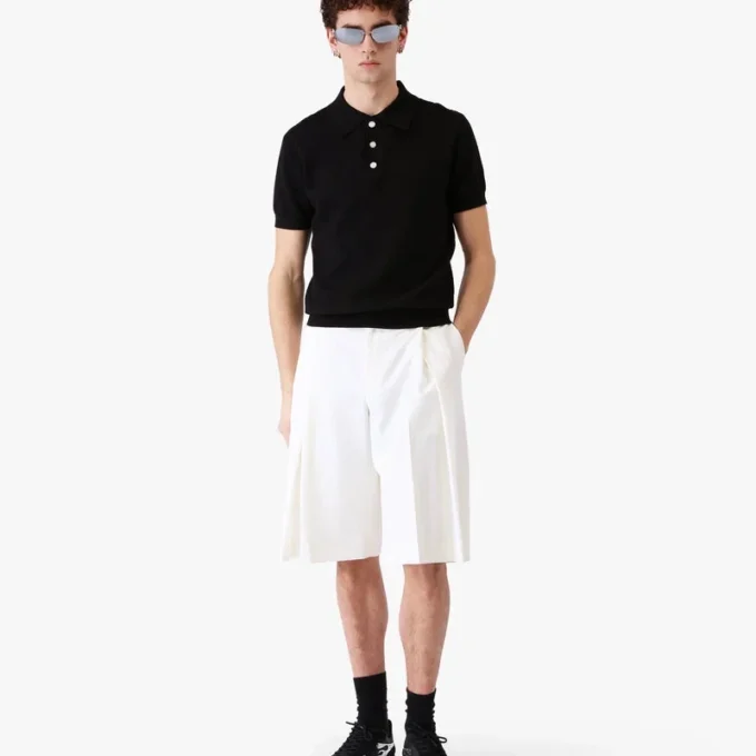 Vita plisserade baggy shorts