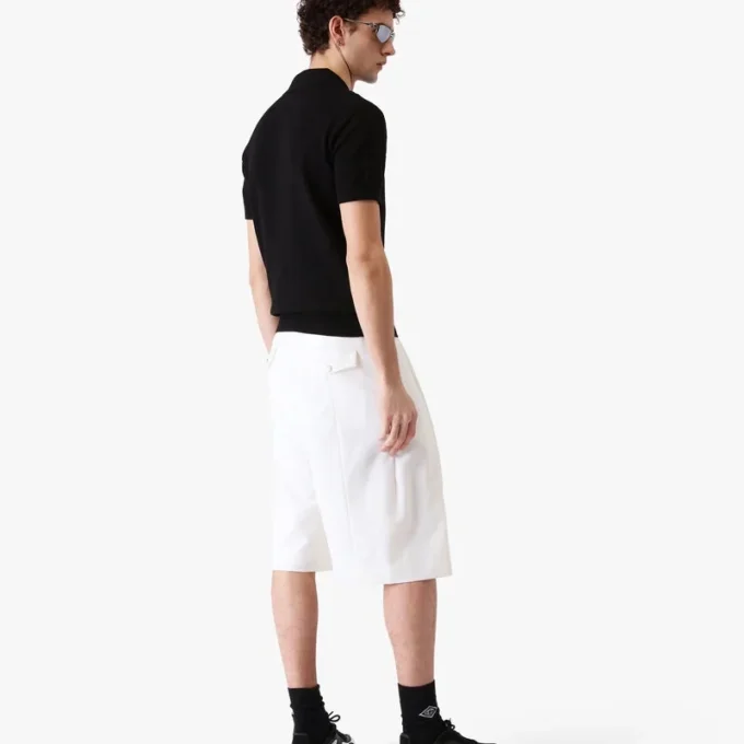 Vita plisserade baggy shorts